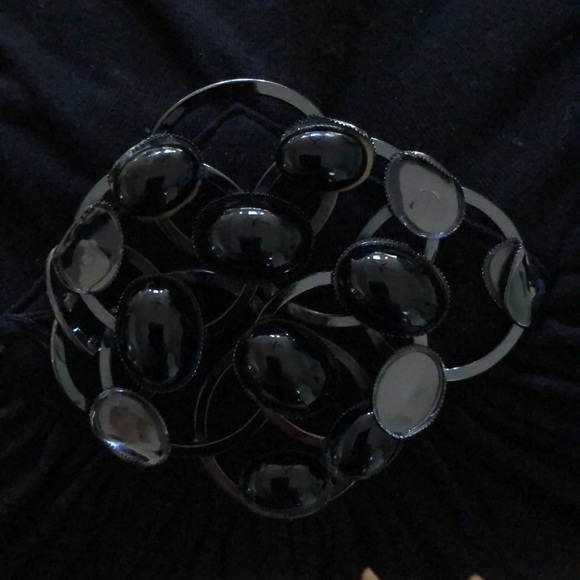 White House Black Market Top. - Picture 5 of 5